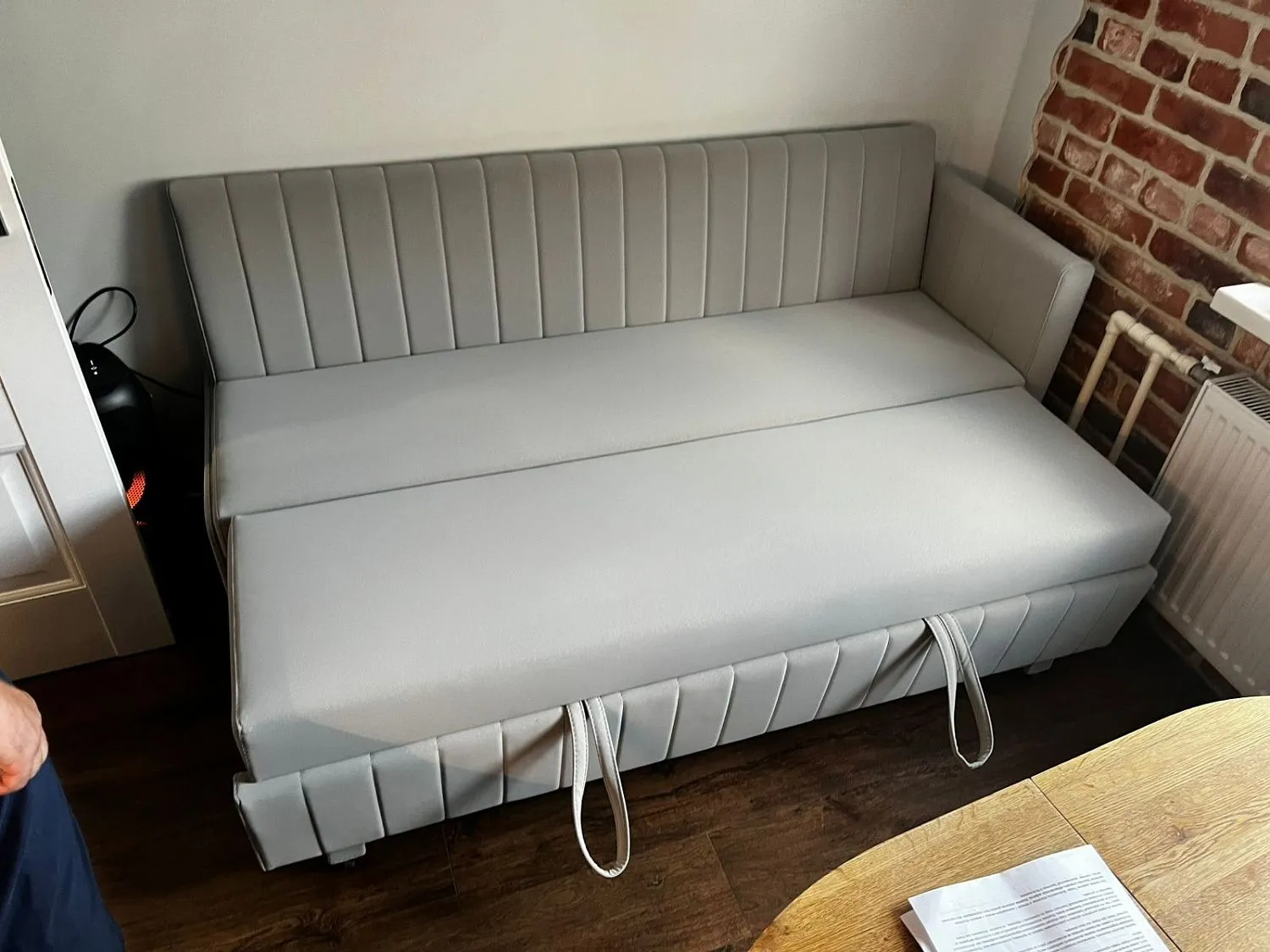 Кухонный прямой диван Веленг со спальным местом (высокий подлокотник)