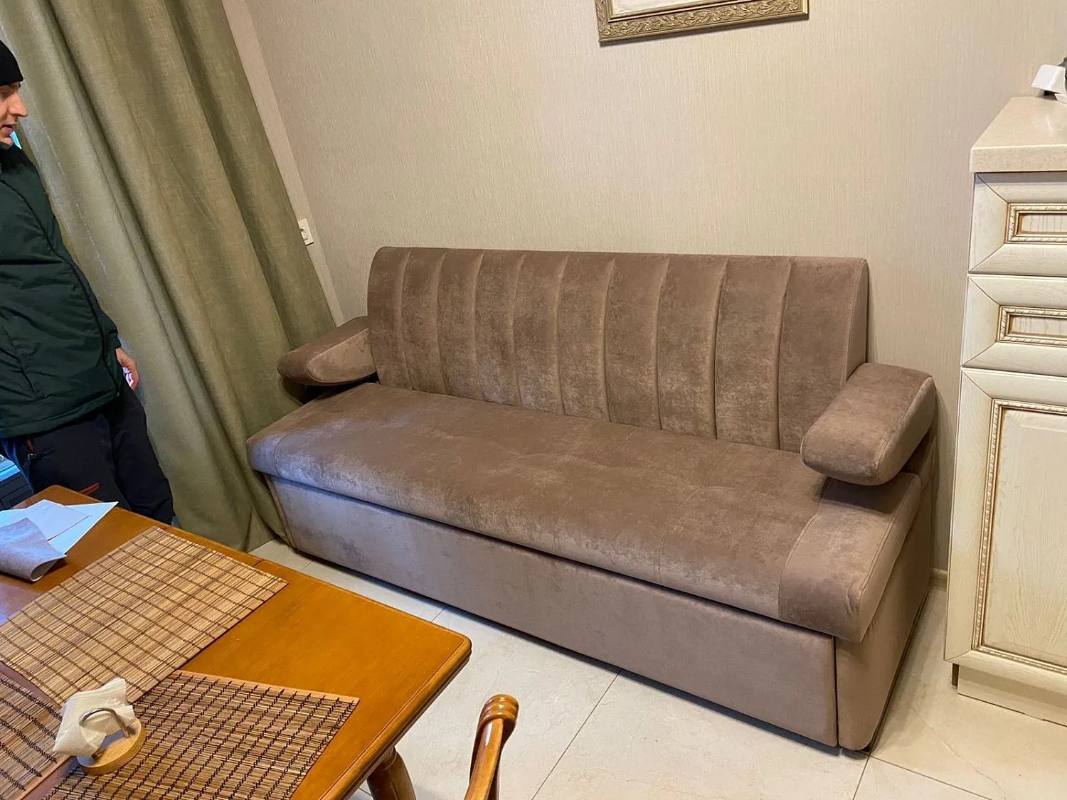 Кухонный прямой диван Алюр со спальным местом