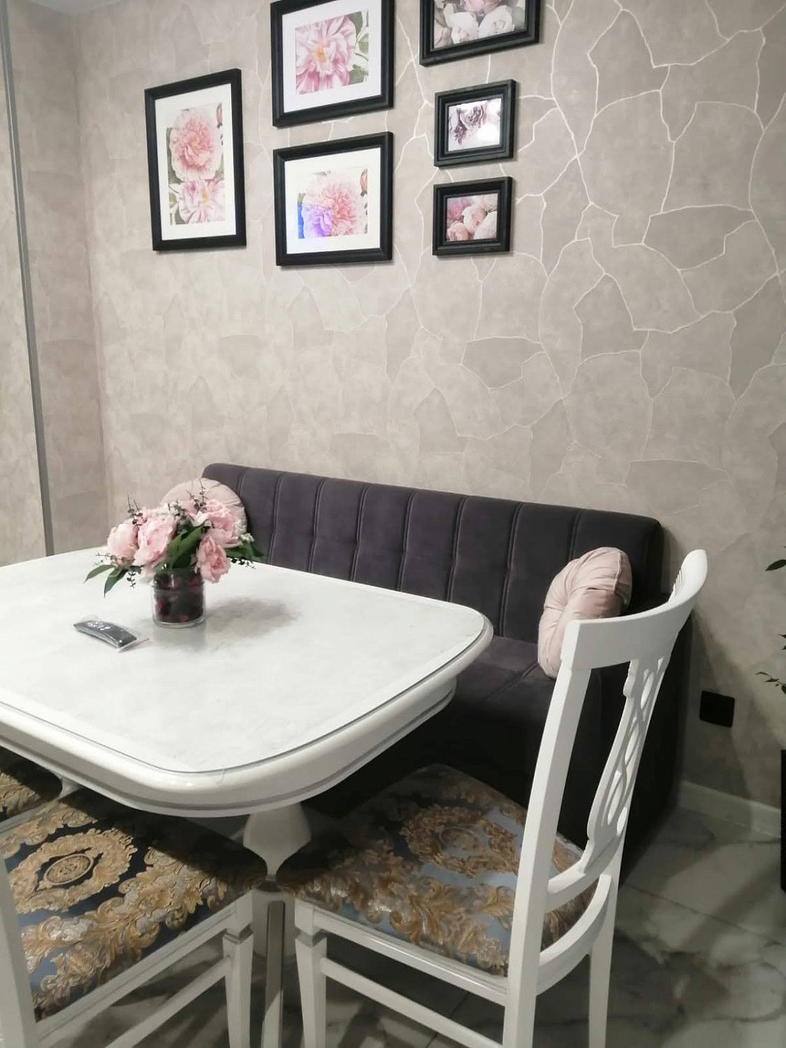 Кухонный прямой диван Йоркер Лайн со спальным местом - Кухонные диваны